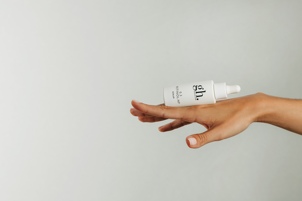 Retinol_PRODUCTO-EN-MANO_012_R (Copy)